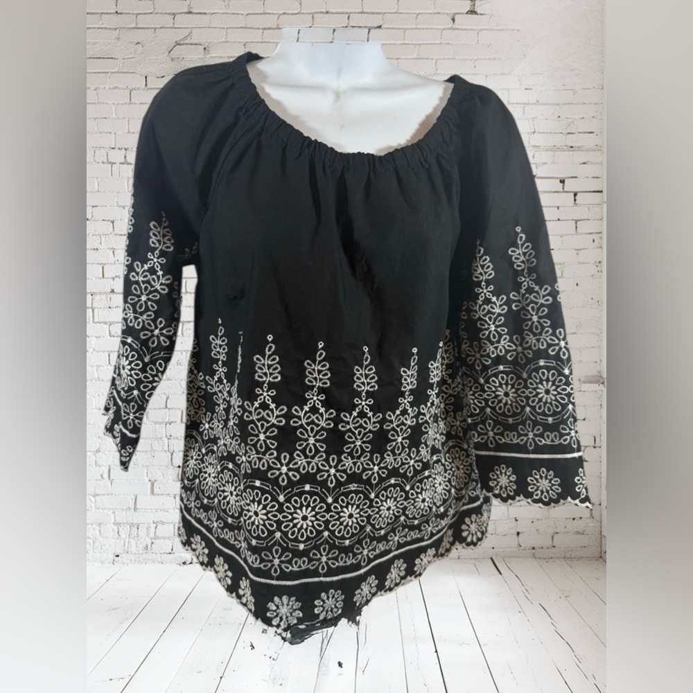 Women’s Talbots Black White Embroidered Top Blouse Size MP